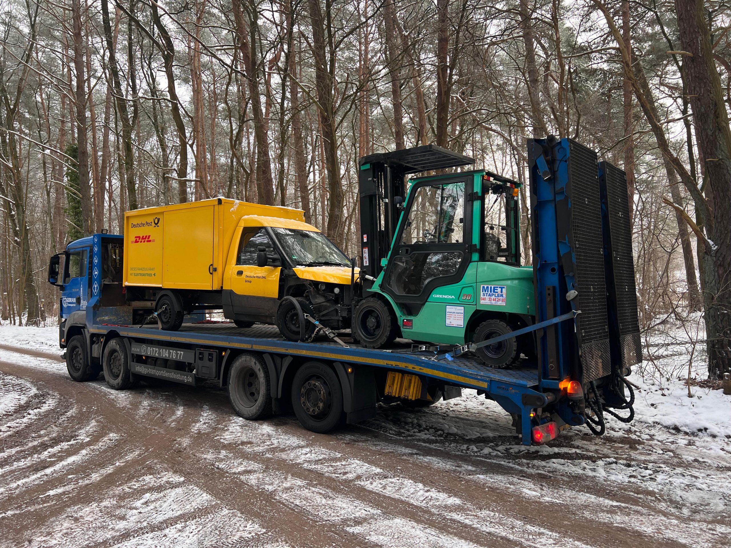 Bergung mit dem 4-Achser Stadtfahrzeug Bergung mit dem 4-Achser Stadtfahrzeug