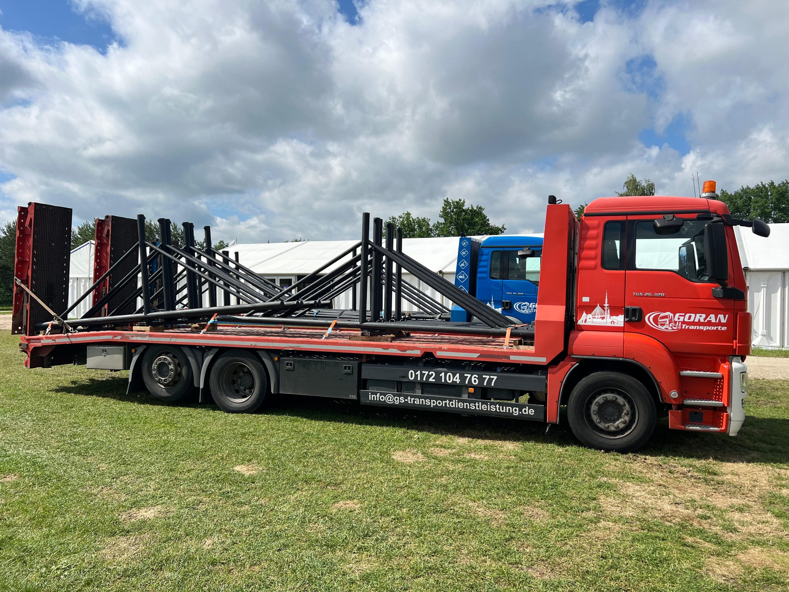 Transport von Zeltzubehör Transport von Zeltzubehör